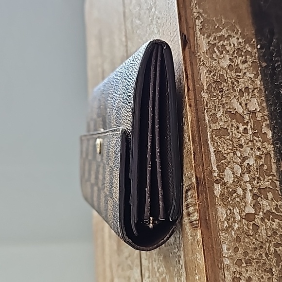 Louis Vuitton Damier Ebene Wallet - Picture 4 of 17